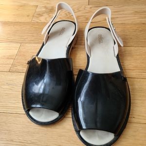 Melissa Black & White Size 7